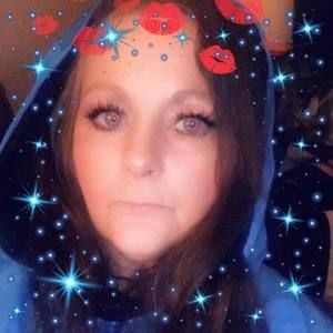 Meet your Posher, Connie